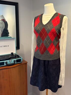 Banana Republic Argyle Vest, 90s Style, Academic, 100% Wool, sleeveless top